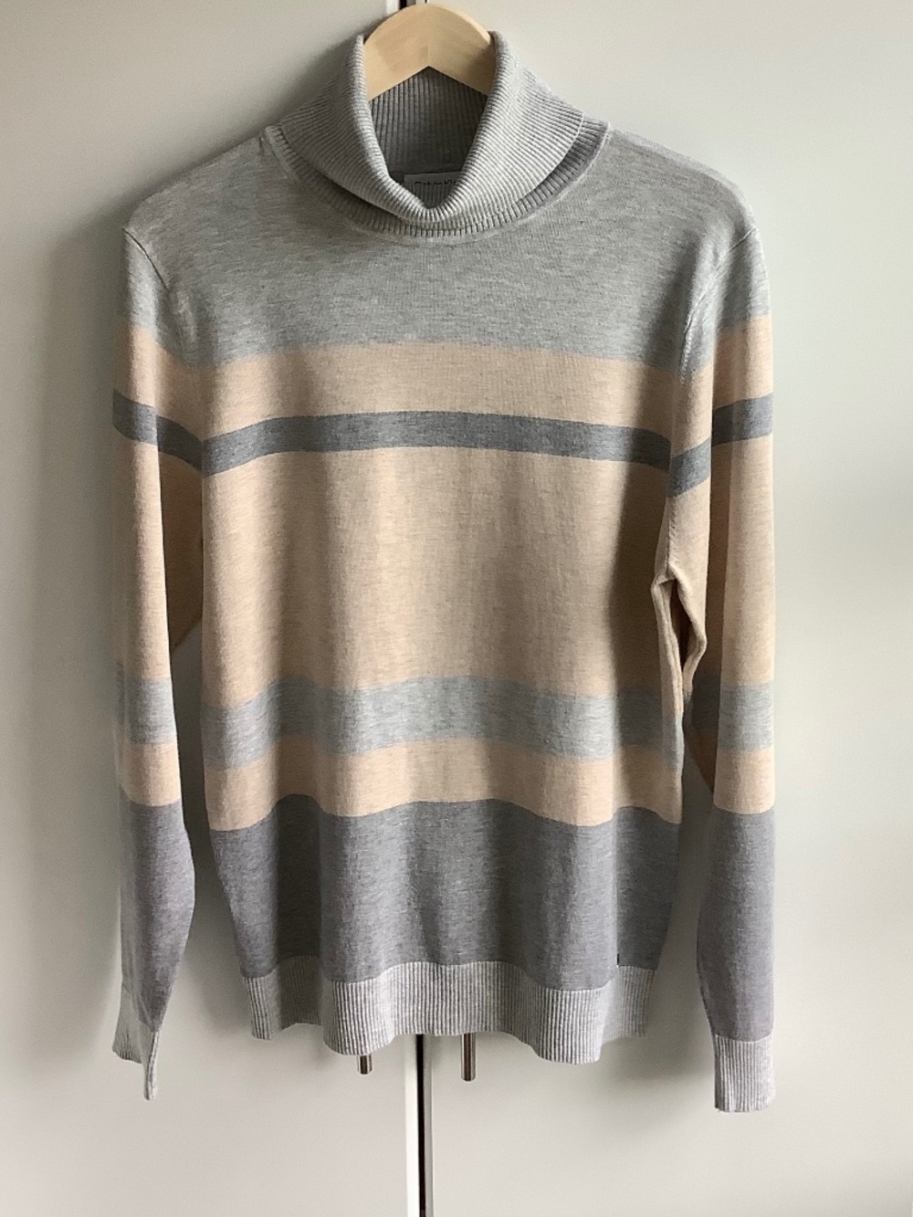 Calvin Klein Turtleneck Sweater – Size XL